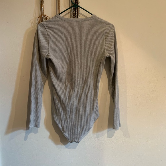 Madewell Ribbed Gray Bodysuit - Picture 4 of 6